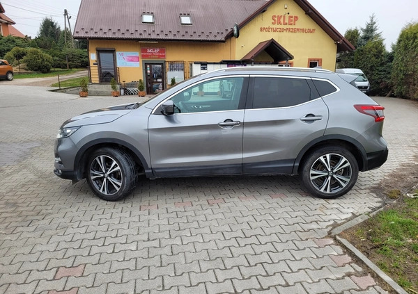 Nissan Qashqai cena 65900 przebieg: 131000, rok produkcji 2017 z Sztum małe 254